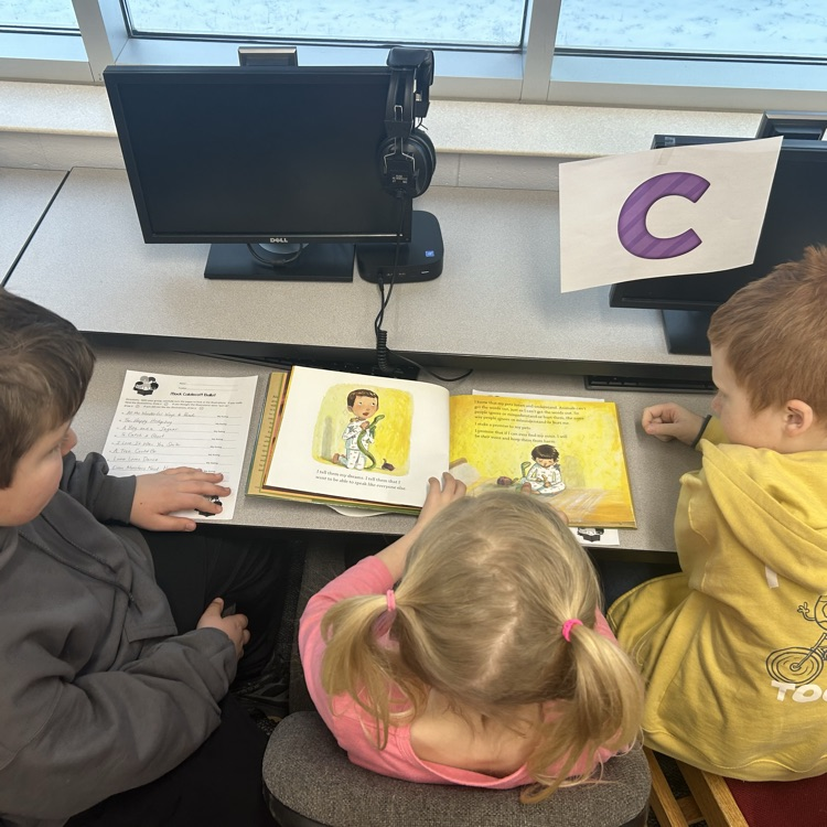It’s January….that means it’s Caldecott Medal time. These 2nd grade judges were all business as the analyzed the books in our mock Caldecott. #growingreaders #proudcardinal