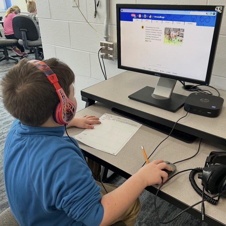 1st graders began their second research activity using the PebbleGo database on the topic of groundhogs. #proudcardinal