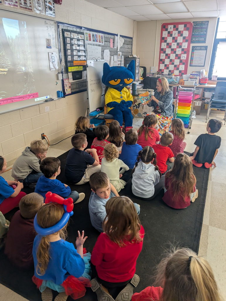 We had a visit from Pete the Cat today to help us celebrate March is Reading Month! #proudcardinal