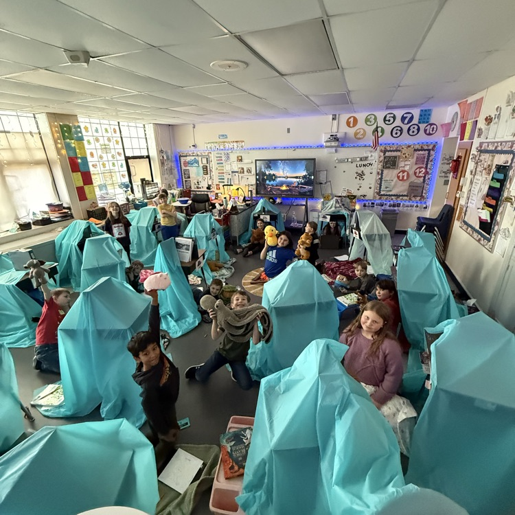 To celebrate math success, these 3rd graders earned a special day at Camp Calvert! They got to enjoy the school day from the comfort of cozy tents! ⛺️📚