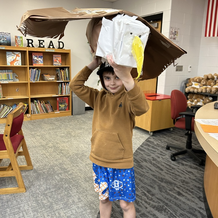 Today three more American Symbol projects arrived: a bald eagle, Mt Rushmore, and an American flag. #proudcardinal