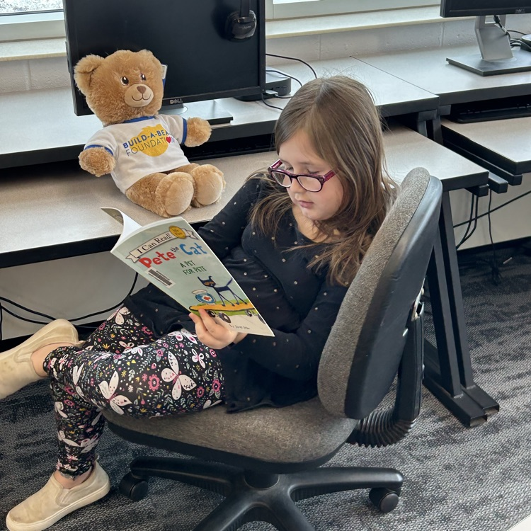 1st grade met their bear reading buddies today and talked through a picture walk or read to them. #growingreaders #proudcardinal