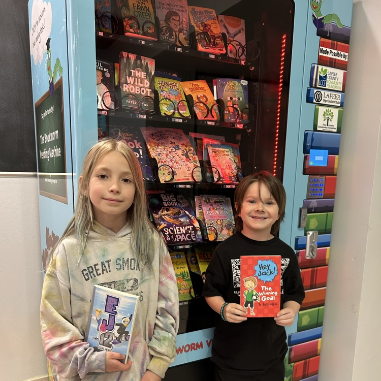 Belen and Grace were Cardinal Coin winners this week for following the Cardinal 3 (safety, respect, and responsibility). #proudcardinal #growingreaders