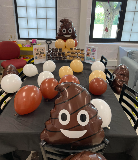 cupcakes with poop emoji