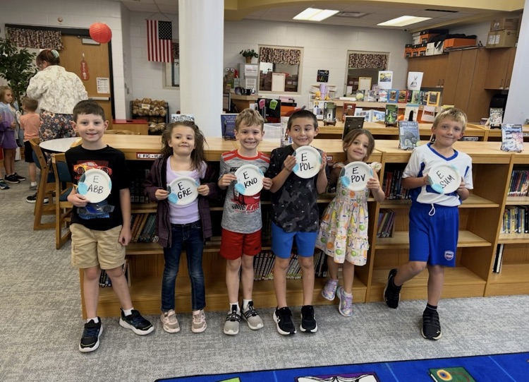After reading “Alpha Oops: The Day Z Went First” by Kontis, the 1st graders learned about the importance of alphabetical order for fiction books. #growingreaders #proudcardinal