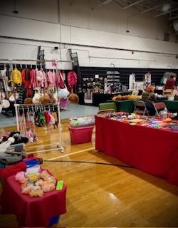 A HUGE thank you to all of our amazing vendors who spent their Saturday with us, and to every shopper and community member who came through the doors and supported our Dryden Elementary PTA! We also want to thank our PTA volunteers, and NHS volunteers! Your kindness, patience, and support helped make our very first craft show such a success. This is only the beginning! We are already planning next year’s craft show, taking all of your feedback and ideas and working to make the event even bigger and better! We can’t wait to see what next year brings and hope to see you there! ✨ Thank you for supporting Dryden Elementary, our students, and our PTA! ❤️