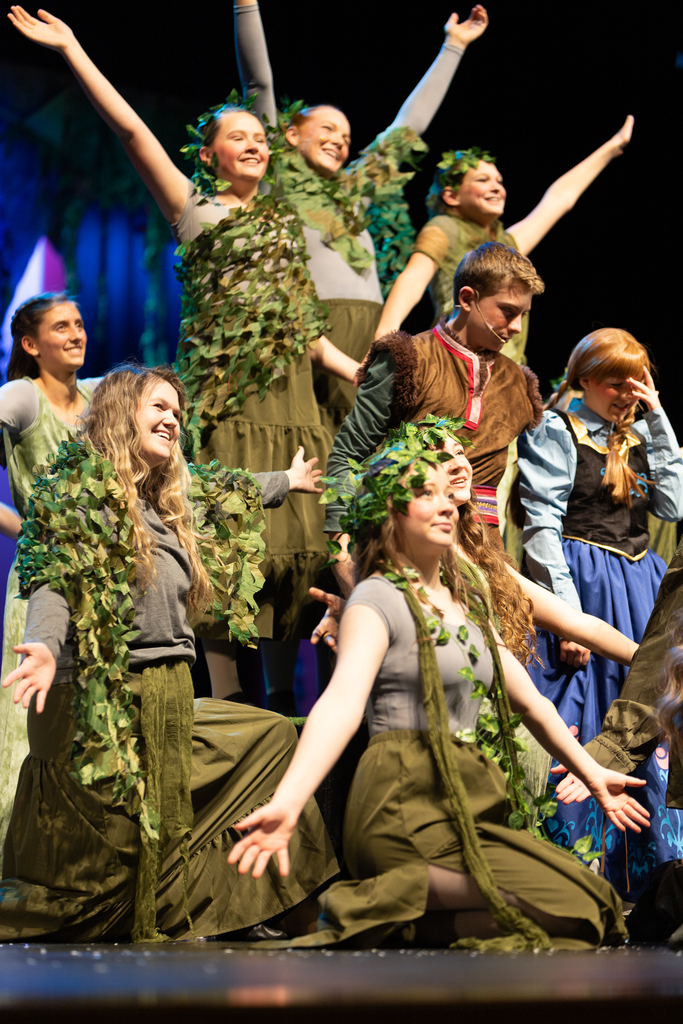 Picture from the play Frozen Jr. 