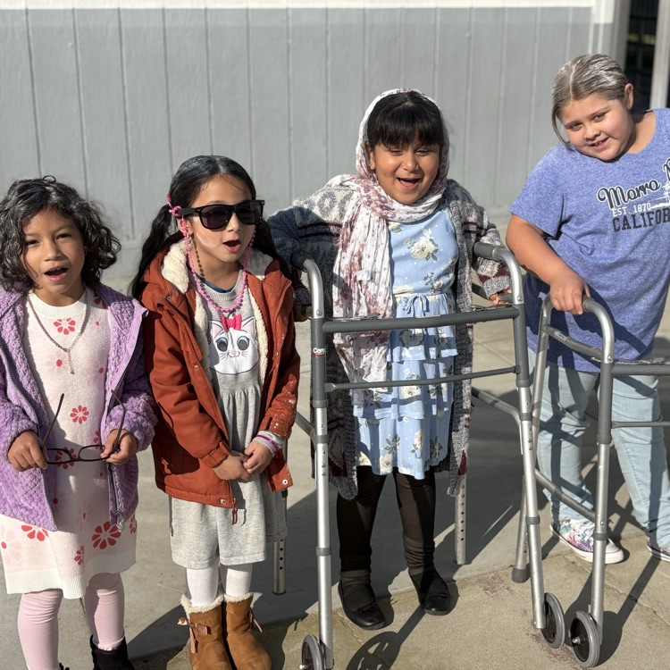 👴👵🏼👵🏼💙