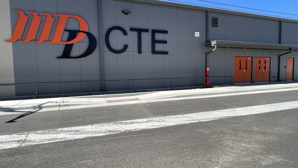 Dumas ISD invites the community, parents, and students to tour our brand-new Career and Technical Education (CTE) facility. This state-of-the-art building features advanced labs and instructional technology specifically designed to bridge the gap between education and industry.