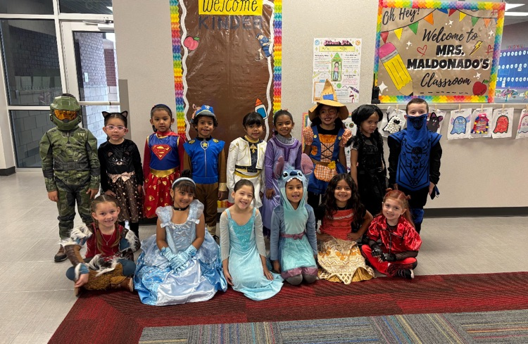 [PART 1/5]   Halloween at Dumas North 🎃  Halloween en Dumas North 🎃