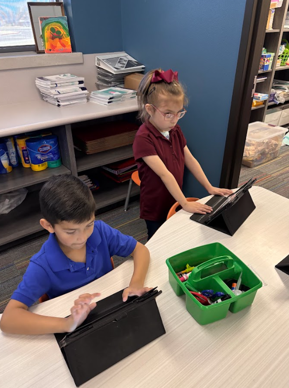 LOOKINGBILL SPOTLIGHT