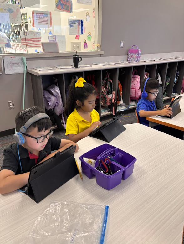 LOOKINGBILL SPOTLIGHT