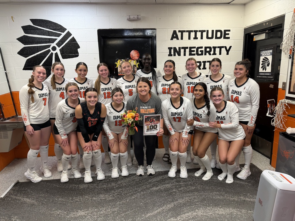 Coach Atteberry 100 wins group picture with team