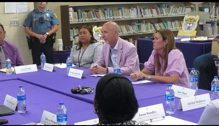 Round Table