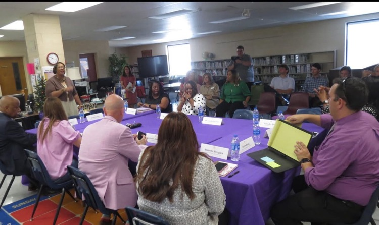 Round Table