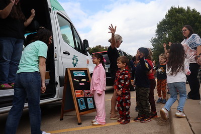 students in line for ice cream
