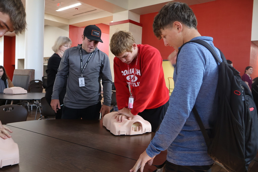 ducnan juniors doing CPR training