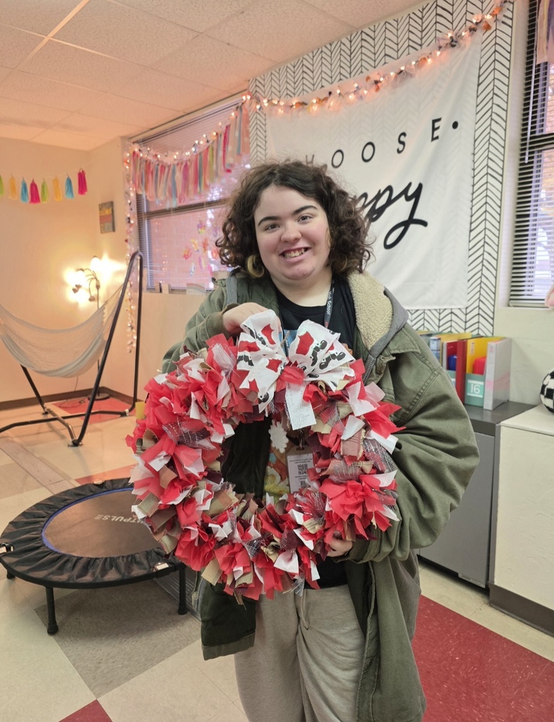 The Structured Learning Class at Duncan High School spent the last week of school creating holiday wreaths and ornaments! We are so grateful to everyone who donated supplies to make this possible. We wish everyone a joyful and relaxing Christmas break!
