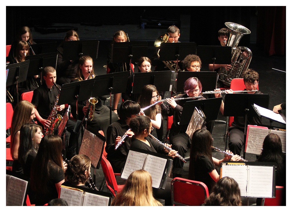 Here are a few highlights from our 7th and 8th Grade Christmas Band Concert 🎄🎶 Our students did a wonderful job sharing their talent and spreading some holiday cheer. We are so proud of their hard work and growth this season.  Photos by Sharon Moffatt 📸