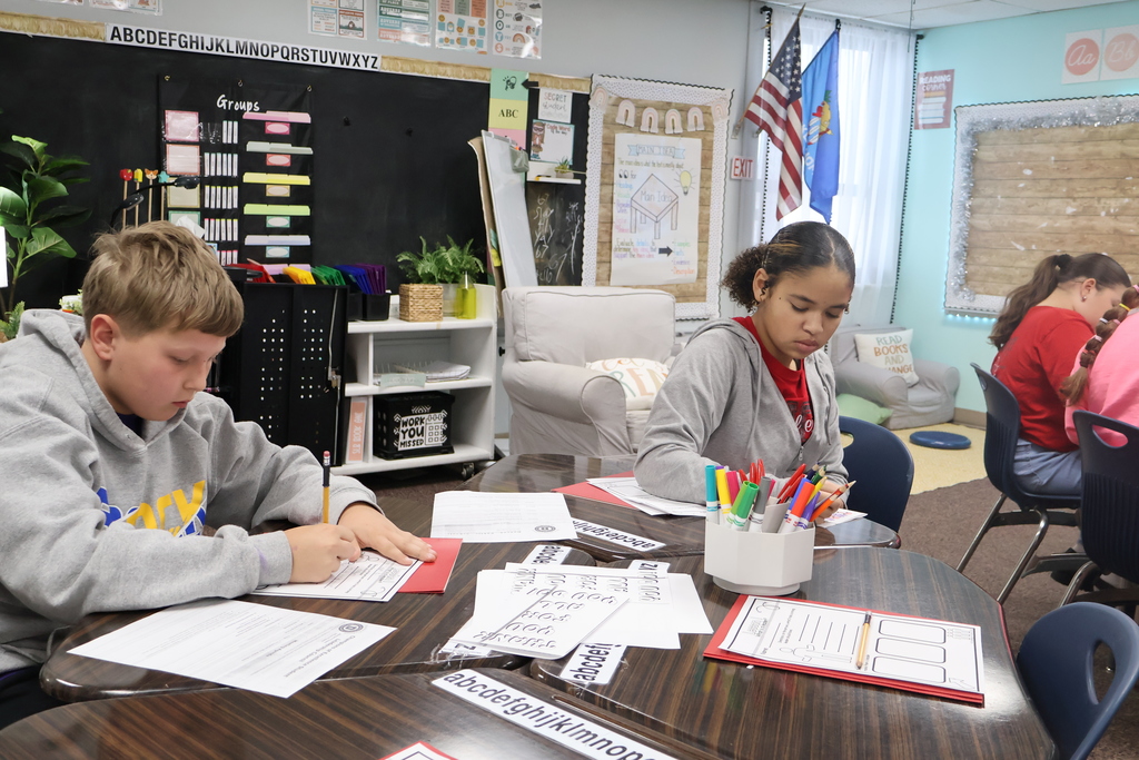 students working on project 