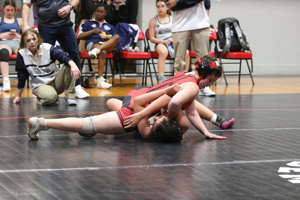 girls wrestling
