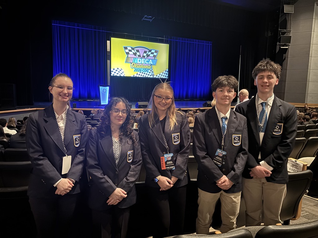 DECA STUDENTS