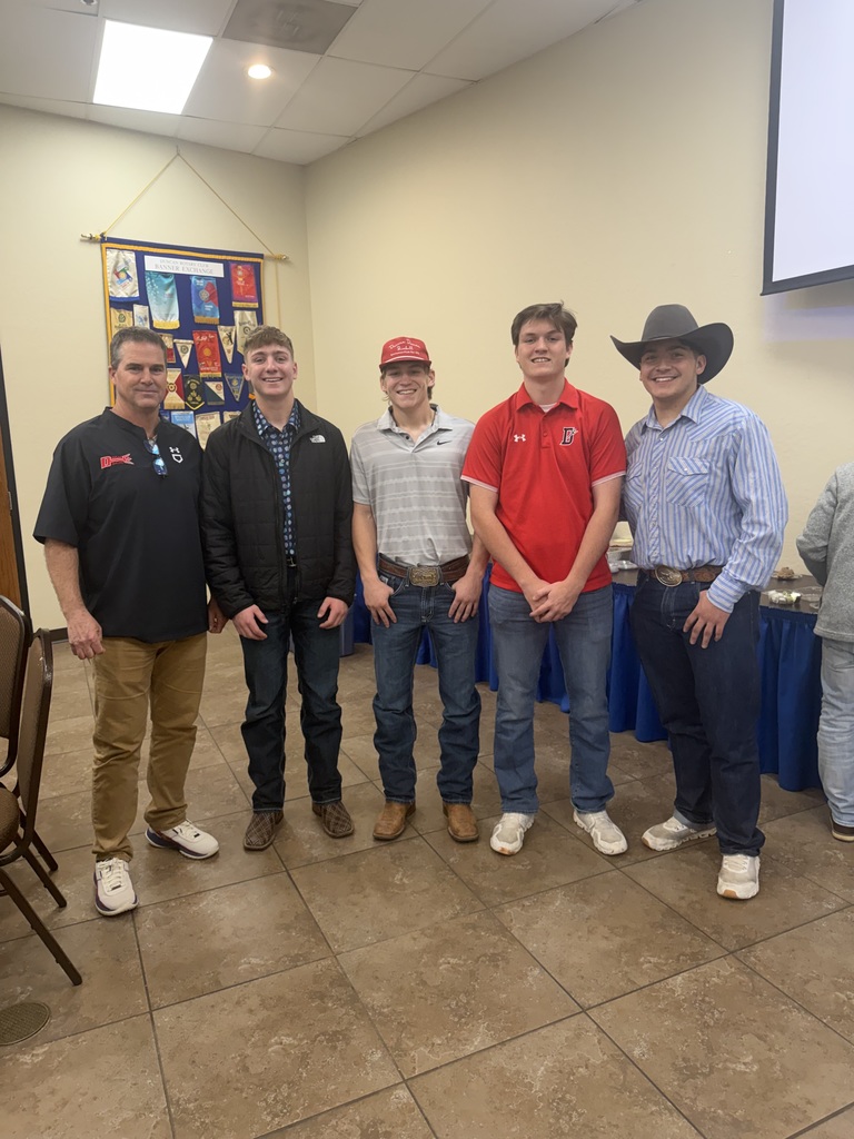 ⚾️ Thank You, Duncan Rotary Club!  A few of our Red Demon baseball players had the opportunity to attend the Rotary Club meeting last week alongside Coach Smith — Blaze Black, Ty Lane, Atticus Booth, and Jayce Ramirez.  We appreciate the Rotary Club for welcoming our students and supporting Duncan Public Schools.