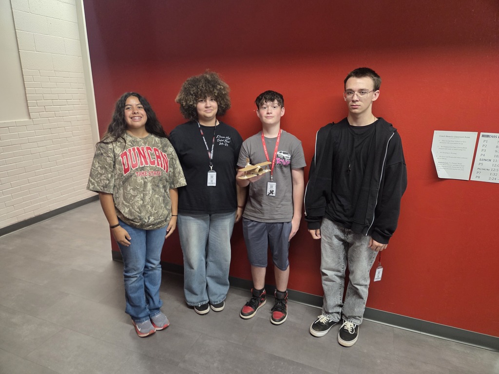 students smiling - finished product - aviation class