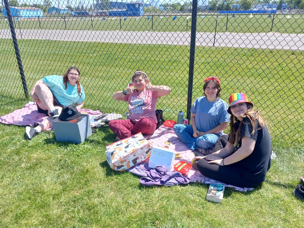 Students testing out their solar ovens at the solar cookout.