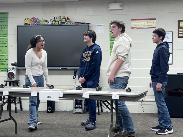 the team reacts to the result of a toss up question