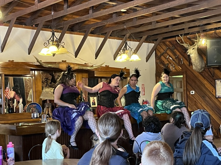 saloon show performance 