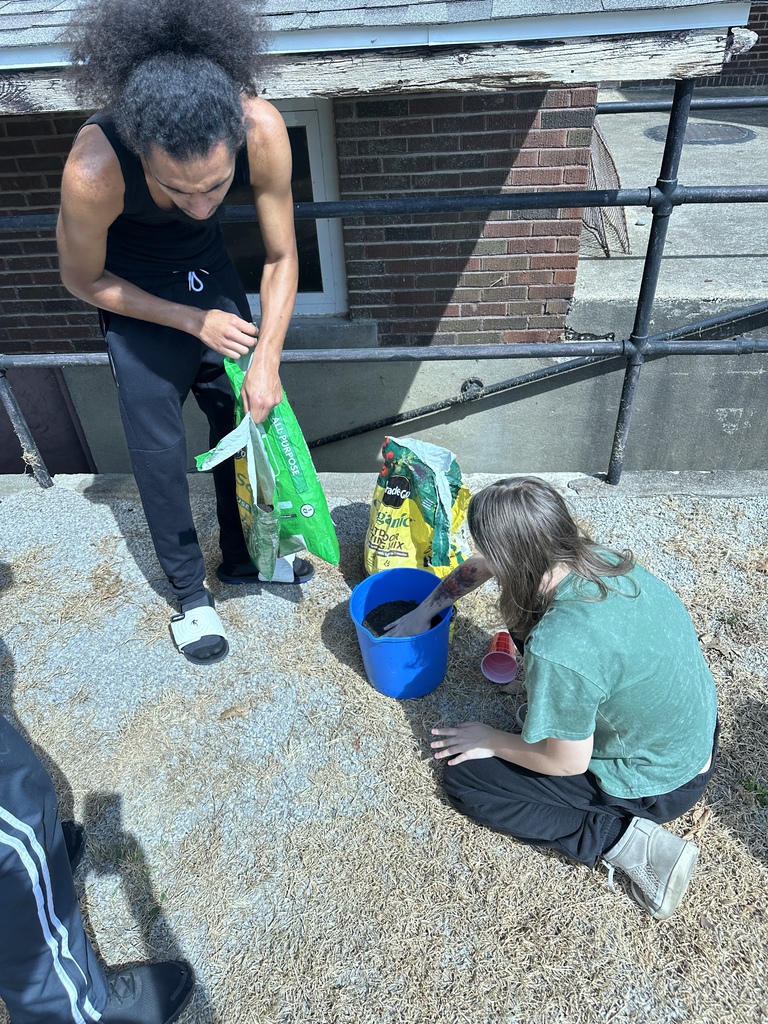 Team Blue mixing their spoil. 