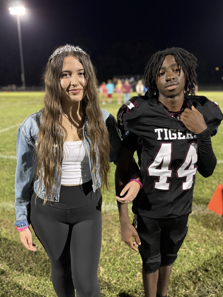 sophomores Rylee and Destine