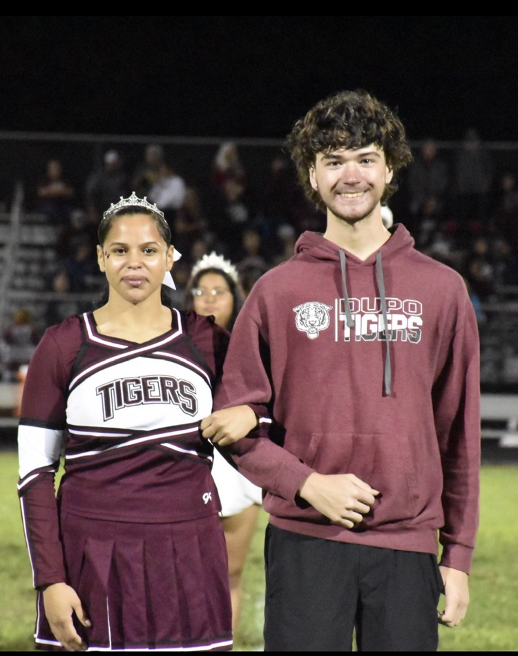 seniors Elise McMahon and Rylen Freeman