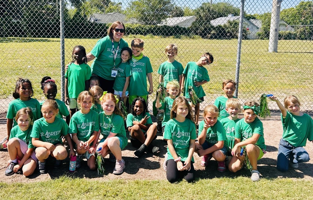 Seabreeze Elementary School Teacher Jennifer Shepard and class
