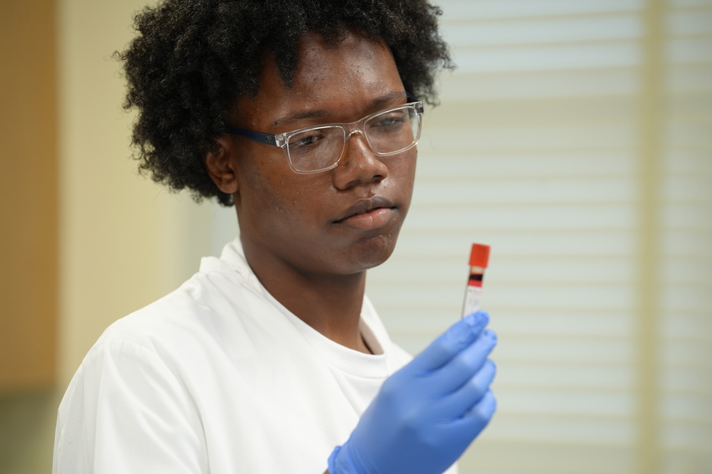 Dr. Adrianna Davis teaching at Darnell-Cookman School of the Medical Arts