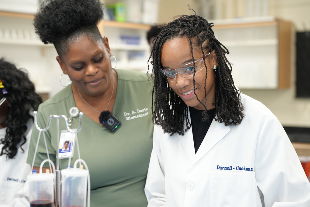 Dr. Adrianna Davis teaching at Darnell-Cookman School of the Medical Arts