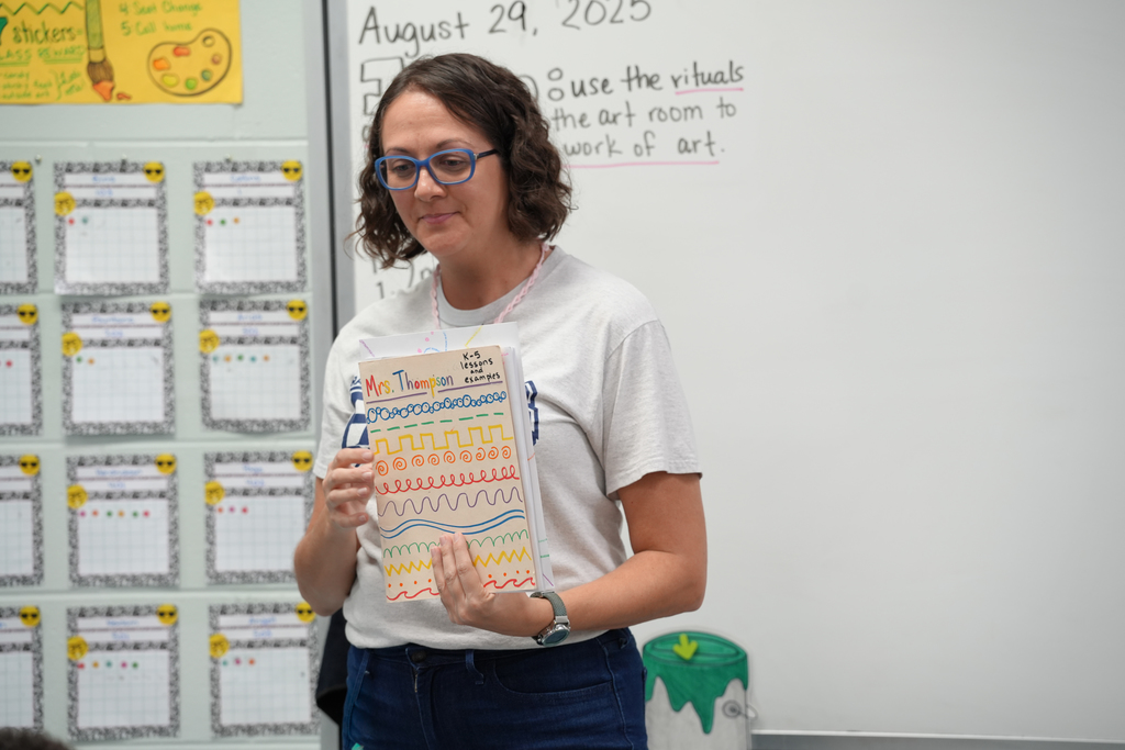 Stacey Thompson class at Ramona Boulevard Elementary teaching.