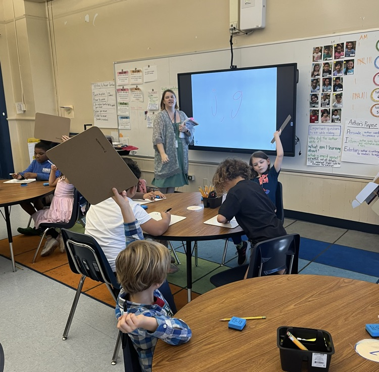 teacher leading class in UFLI lessnlesson