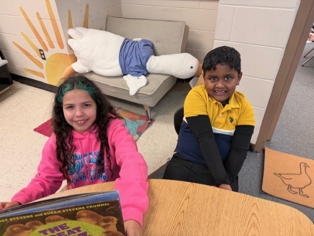 K/5th book buddies reading together