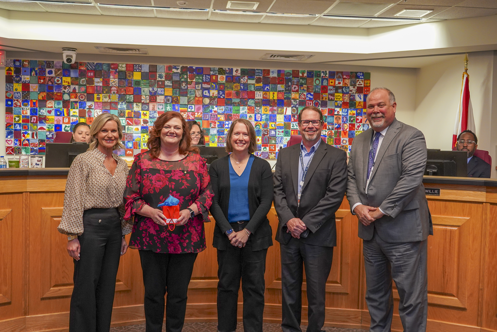 Susan Phillips receives National PTA Award