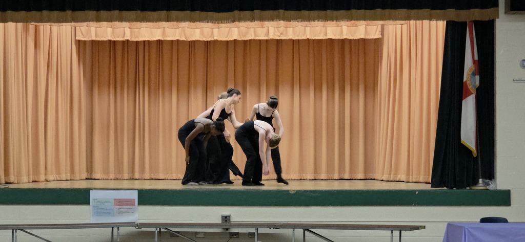 five girls dancing hip hop