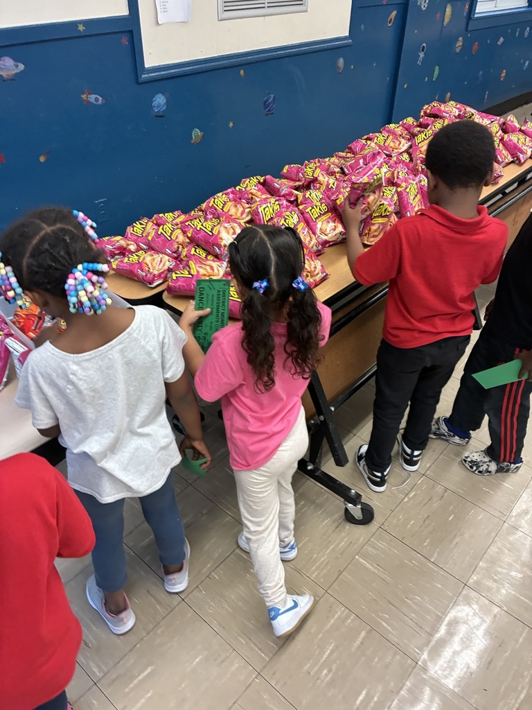 students getting snacks