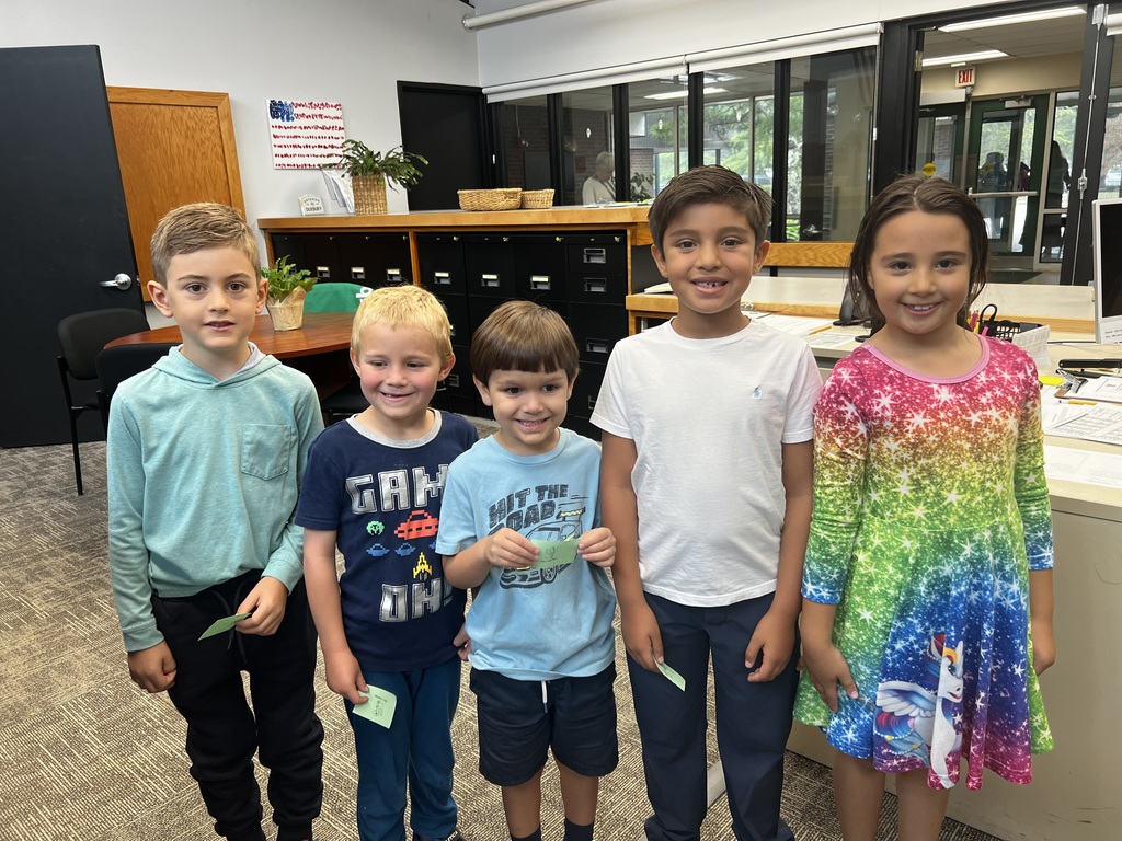 Chandler Students saying hello in different languages