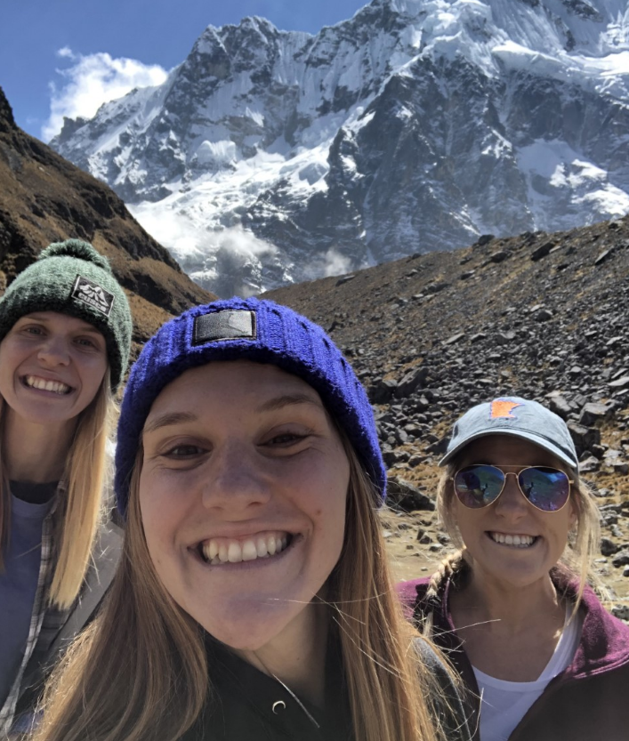 Ellie, Jessa, and Anelise in Bolivia