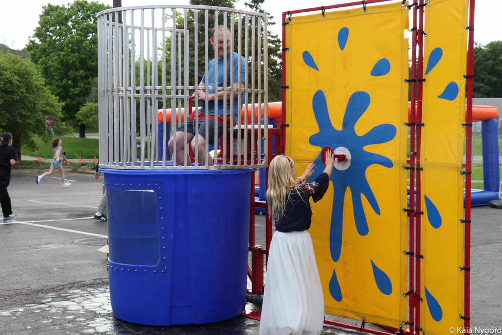 dunk tank