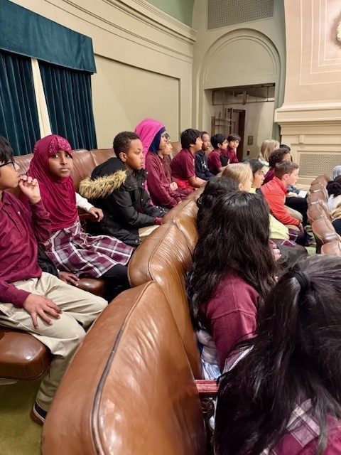 fourth graders at state capitol