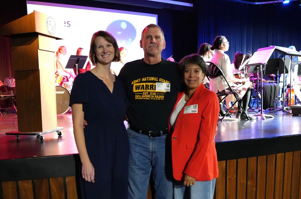 Carolyn, Robert, and Raquel Sommers