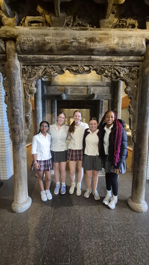 students at art museum