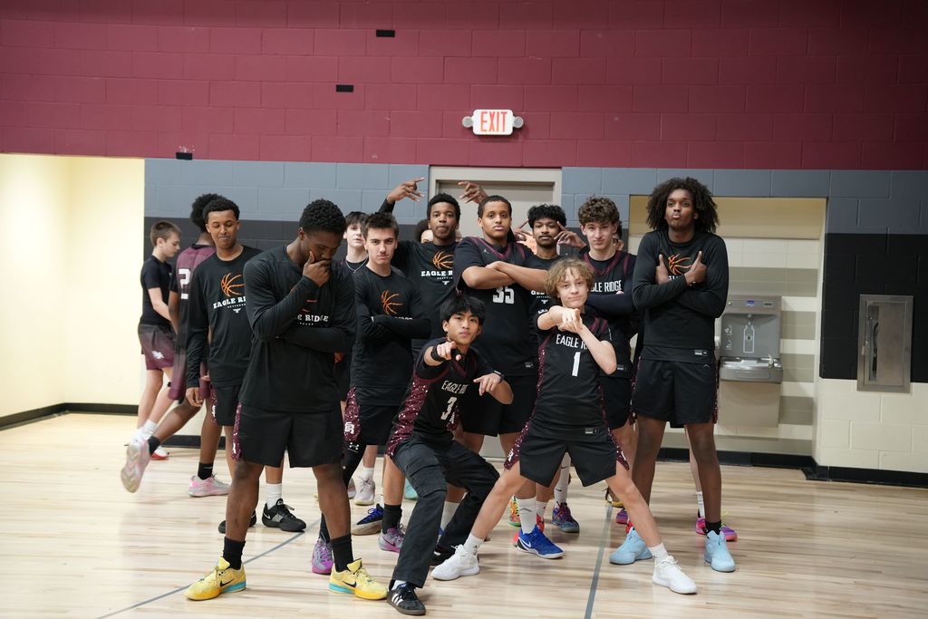 basketball boys posing